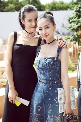 时尚主播linda与baby合影