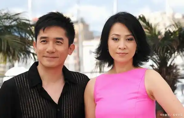 梁朝伟刘嘉玲夫妇是香港影坛的金童玉女,两人结婚已经22年,感情依旧