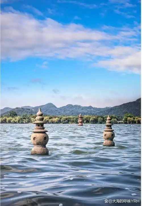 杭州西湖的小石塔是什么