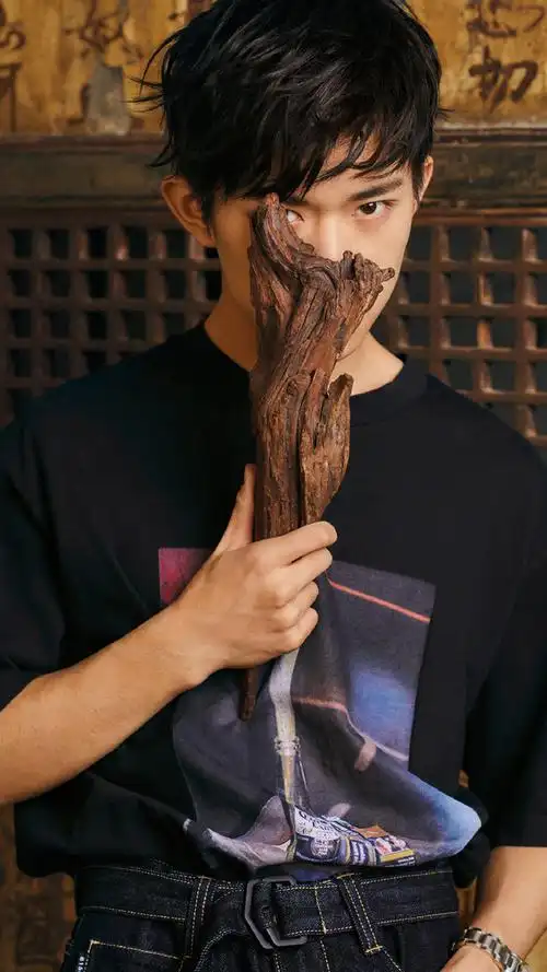 易烊千玺图片高清手机壁纸