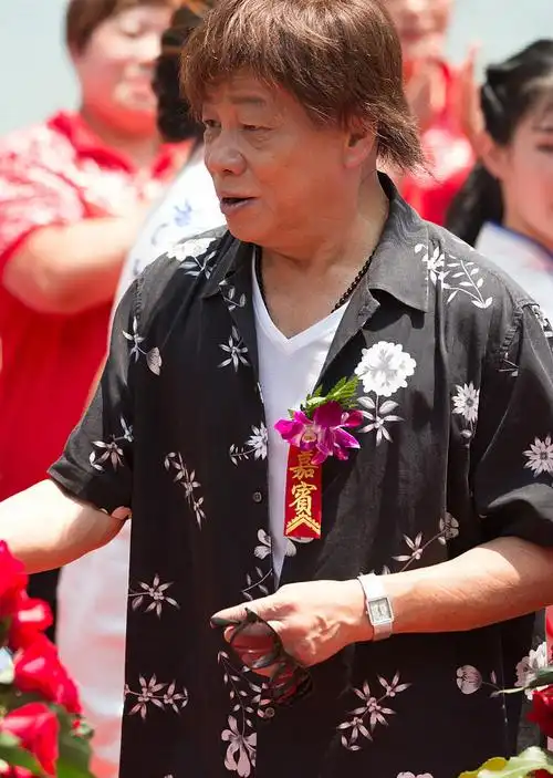 70岁"火云邪神"梁小龙现身济南 武林高手展拳脚风采不减当年