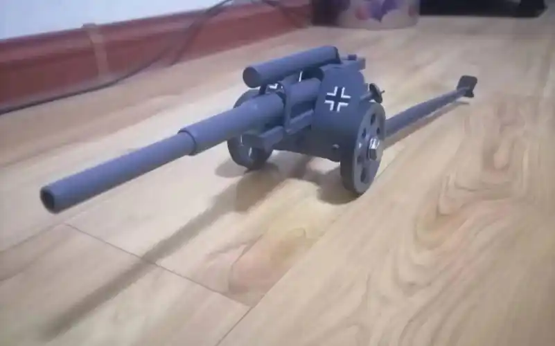 朋友的手工制作不锈钢二战火炮模型,有意的私.