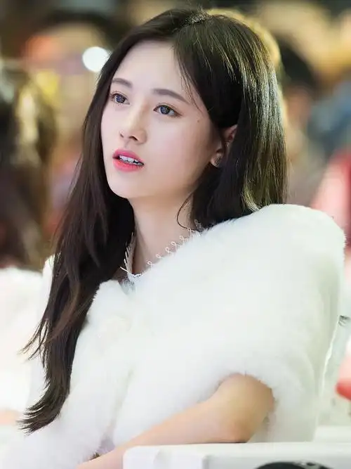 鞠婧祎台词功底一般,虽说她确实不是科班出身,但也是有跟着公司安排的