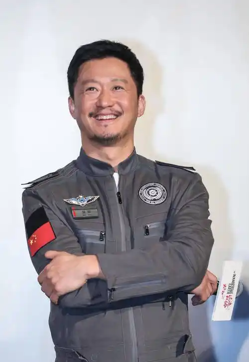 吴京跑龙套多年,从无名小子变成了票房神话,他配得起我们的掌声