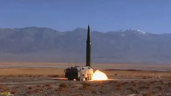 疑似东风16导弹打击效果曝光据日本《产经新闻》2月7日报道,2015年底