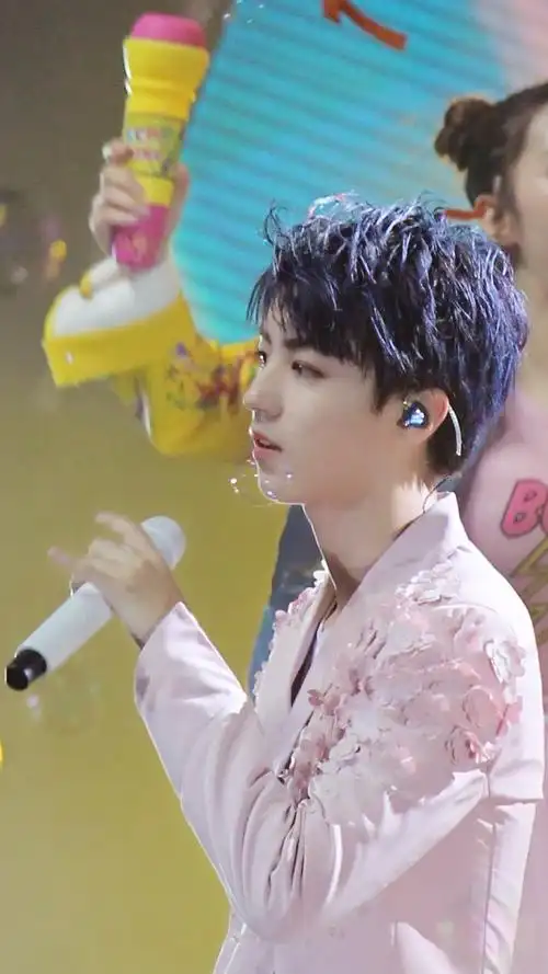 王俊凯值得重温的舞台#那我来提名一个 被人严重低估的四周年 17岁的