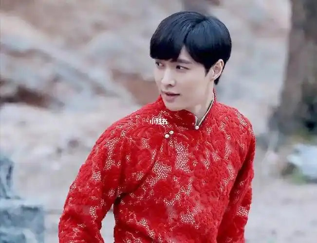 二月红6周年 张艺兴