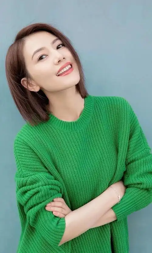 气质短发女神高圆圆