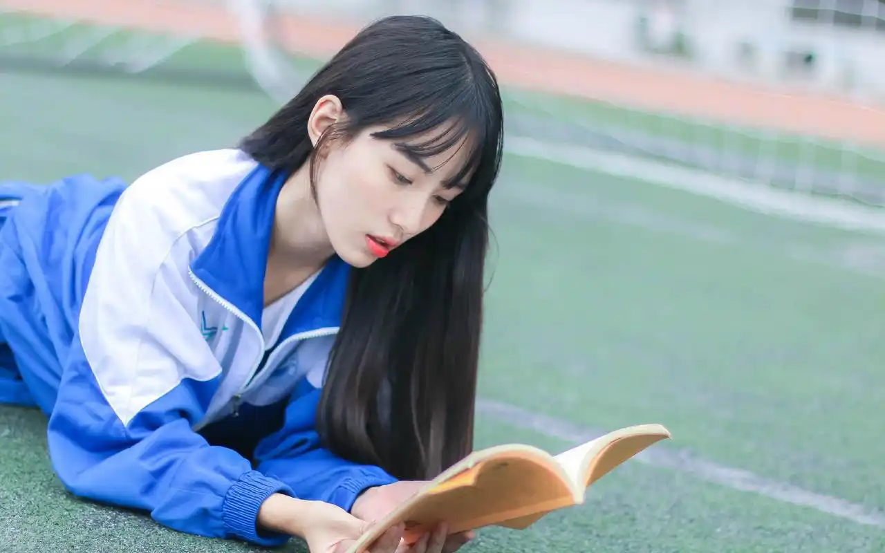 小清新校服女生养眼迷人写真图片桌面壁纸