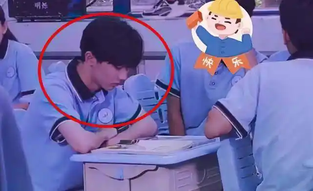 所以大家还是不要去打扰马嘉祺在学校内的上课秩序,期待他之后能够带