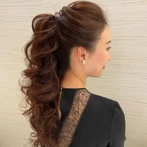 卷发怎么盘头发简单好看卷发怎么盘发蓬松好看