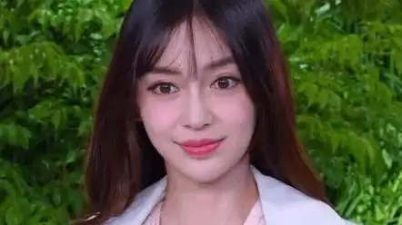 杨颖在跑男中首次卸妆,导演关掉美颜滤镜,素颜的她到底长啥样?