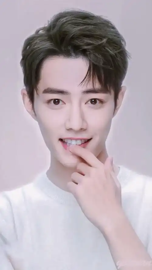 嘴角向上笑一个吧#肖战这组照片太帅了