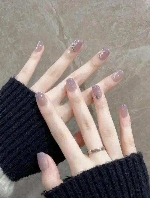 100 款显白显嫩夏日美甲!一口气挑到爽!