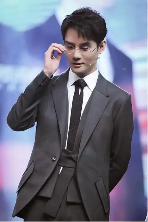 这3位男星告诉你,什么是英俊帅气玉树临风