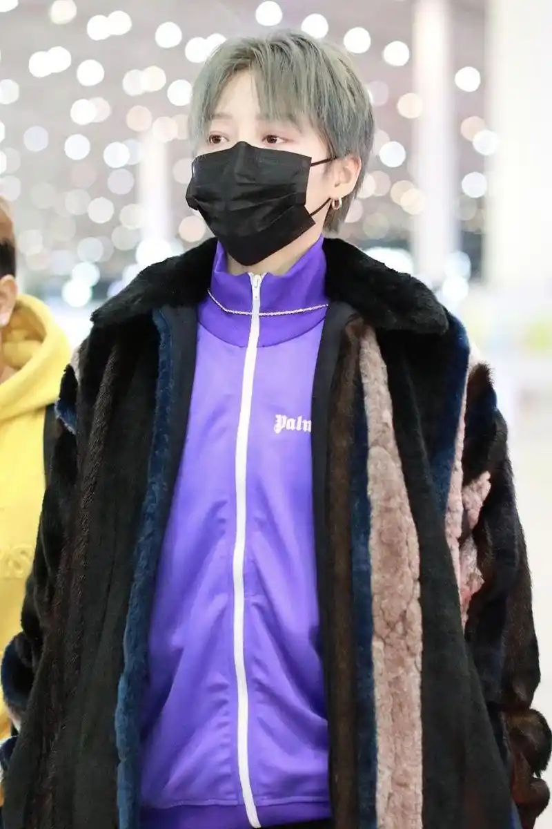 三场万人场,且场场爆满,且被官网多次发文表扬,觉得刘雨昕真的挺厉害