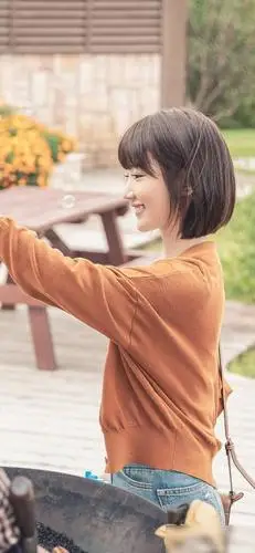 细数毛晓彤在三十而已中的服饰感觉她每件都是乖乖女的形象