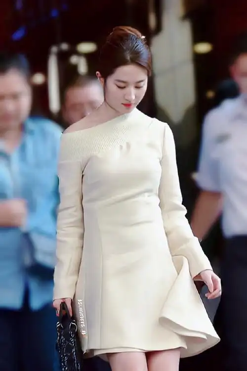 【图集】2016年刘亦菲出席dior花蜜活颜丝悦系列活动  刘家千金