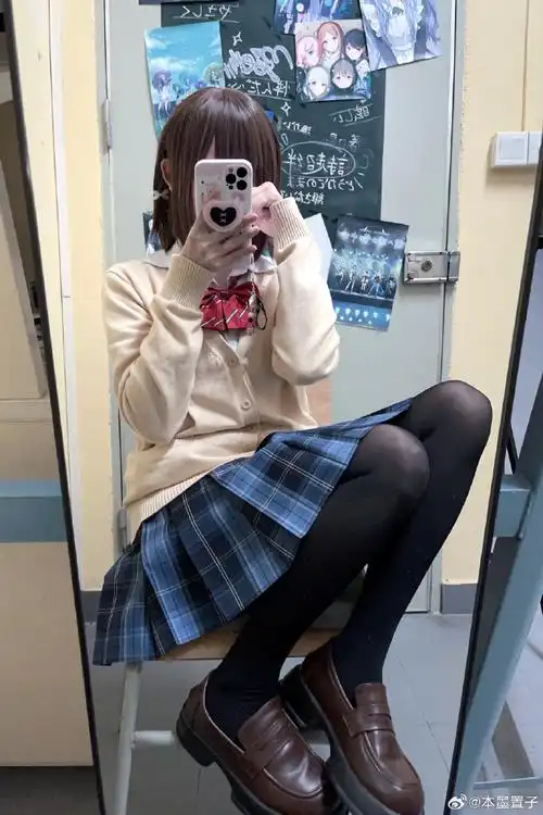 752076 6238—————————自拍天才美少女对镜版校服