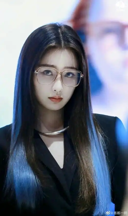 虞书欣云之羽最新上班路透##虞书欣首张实体专辑esther##虞书欣新