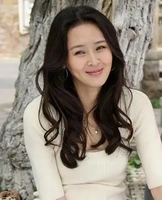 来自回族的这5位女星,个个靓条顺气质佳,谁的美丽惊艳到你?