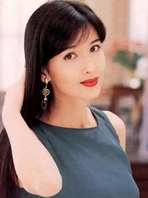 周慧敏玉女掌门人霍启刚曾经的女神52岁绝美气质太罕见