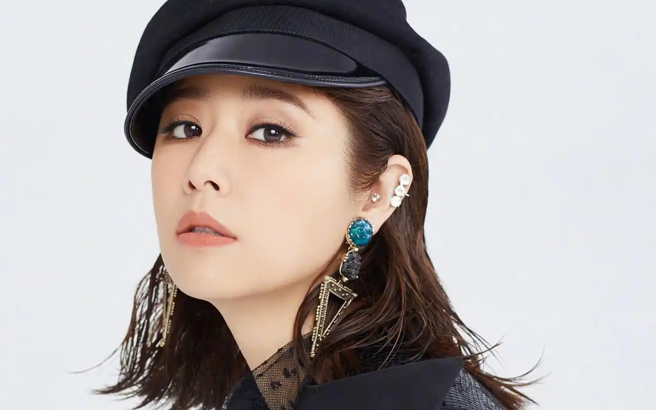 林心如时尚性感高清桌面壁纸高清大图预览1920×1200_港台明星下载_美