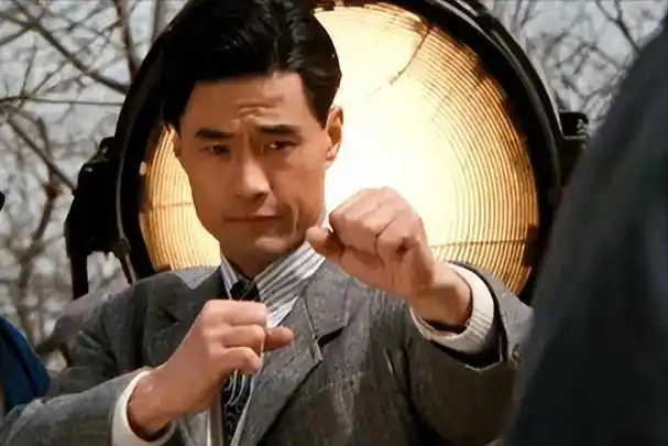 洪金宝,梁小龙等等,比较年轻的是张晋,但是很少有人能想到于荣光