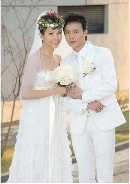 同嫁内地小丈夫洪欣老公跟经纪人玩暧昧她却助老公扬名金像奖