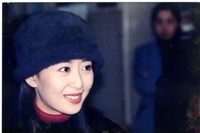 孟庭苇20年前照片曝光亲切如邻居女孩冬季到台北来看雨