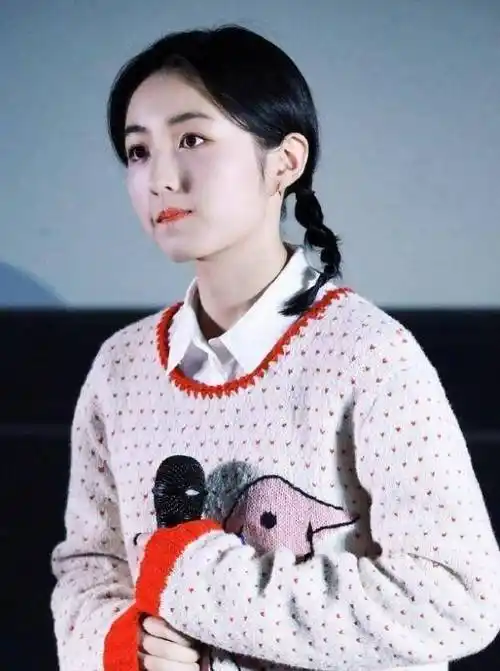 张子枫"开挂式长开"?