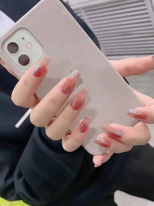 渐变晕染冰透时尚美甲