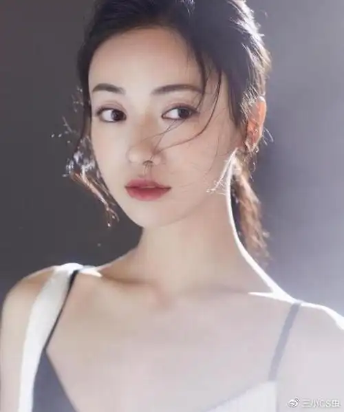 有一种美叫吴谨言胖了别的女明星都在减肥只有她胖了反而更美