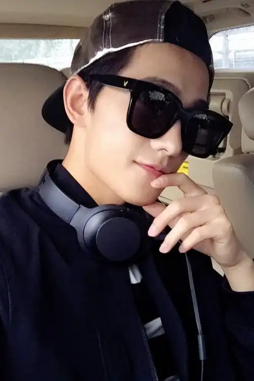 杨洋明星同款v字方框复古太阳镜大框方形遮脸墨镜情侣男友防晒