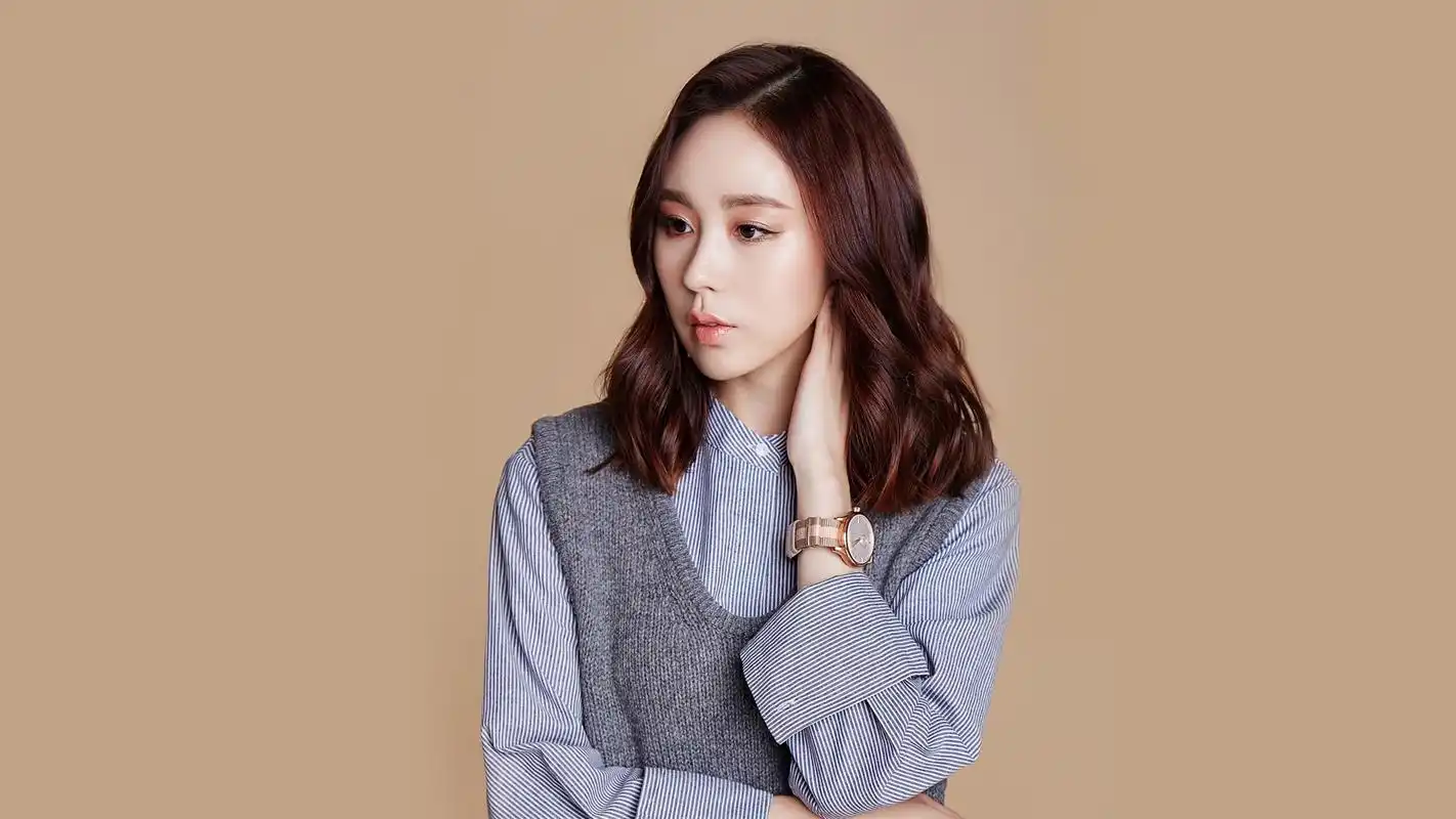 白领写真电脑桌面壁纸高清大图预览1920x1200_日韩明星下载_美桌网