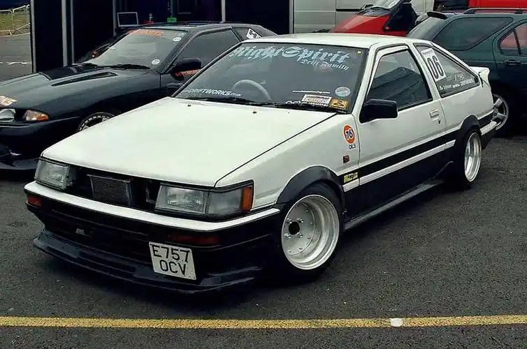 网站首页 图片 为漂移而生 丰田ae86 11/27