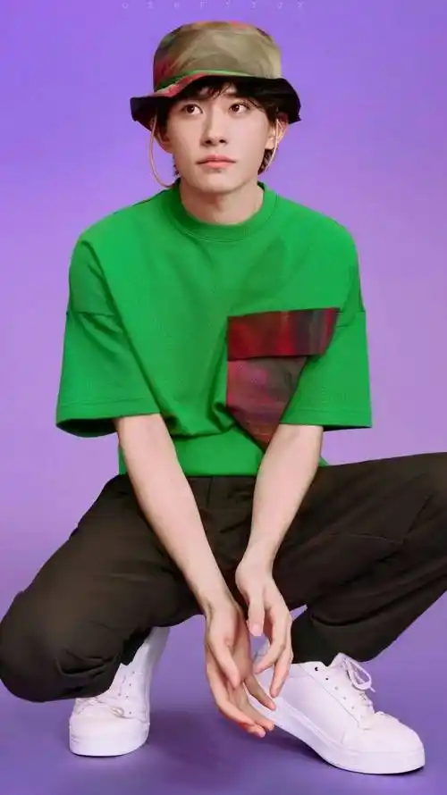 新鲜的易烊千玺壁纸好好看