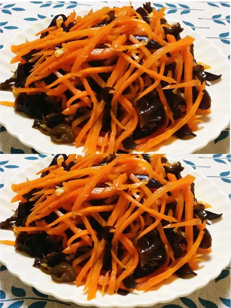 97木耳炒胡萝卜,这道菜每周都吃一次6015 9595今天给大家