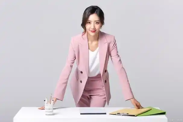 如何化好职业妆?正式场合需要正式妆容