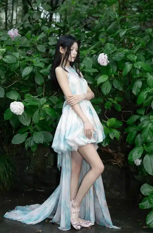 这样的张予曦你喜欢吗?有没有被惊艳到呢?