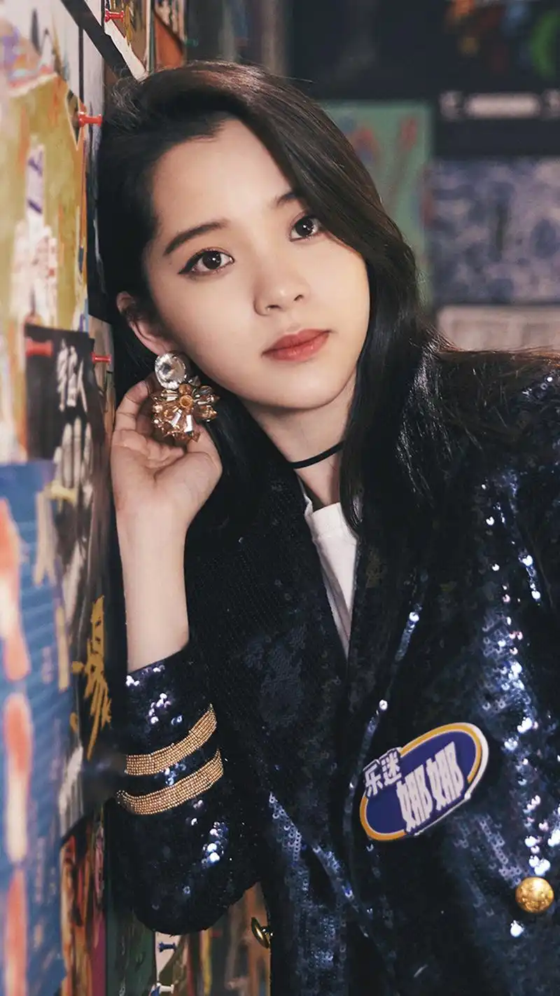 美女明星欧阳娜娜手机壁纸
