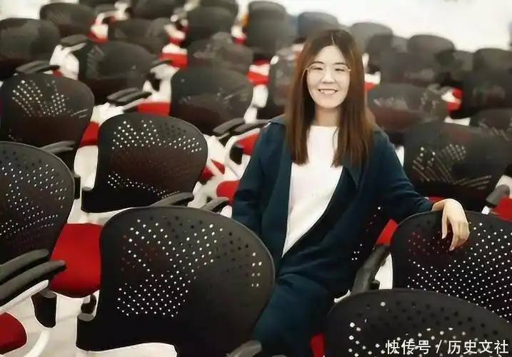 被马云砸中的锦鲤女孩支付宝中奖1个亿挥霍1年后如今怎样了