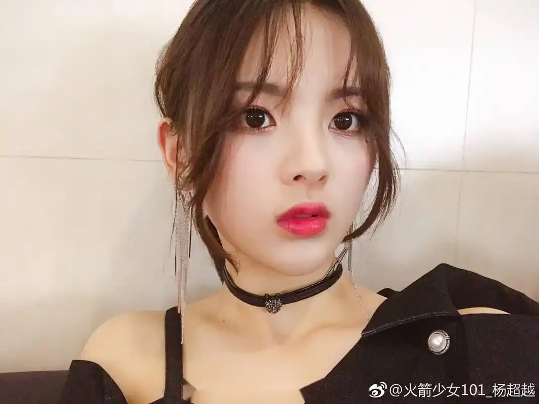 杨超越出道前旧照曝光,和现在有什么区别吗?