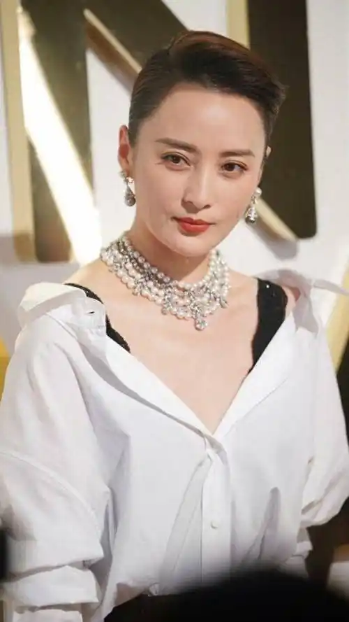 她"知三当三"私生活混乱,拉陈建斌当接盘侠_蒋勤勤_吴越_时候