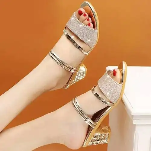 一折女士凉鞋 中跟 性感_新品2019夏季女士凉拖鞋粗跟中跟时尚凉鞋版