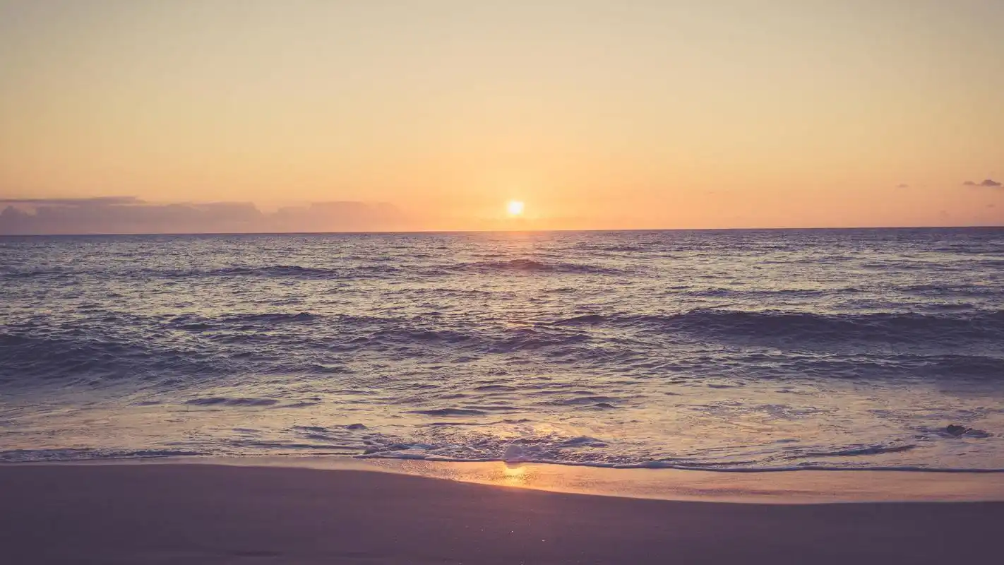 海滩黄昏日落风景图片电脑桌面壁纸下载