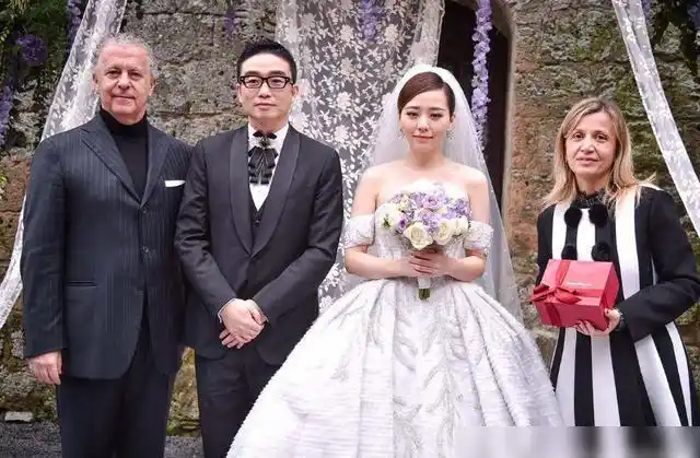 冯轲宣布跟张碧晨开启新篇章是否能叱咤歌坛成为新的提款机