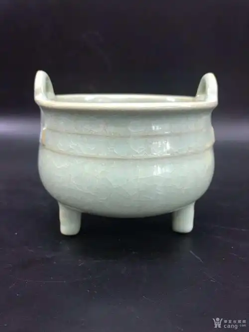 汝窑三足香炉