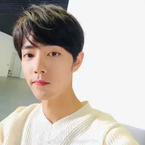 微信头像肖战自拍二