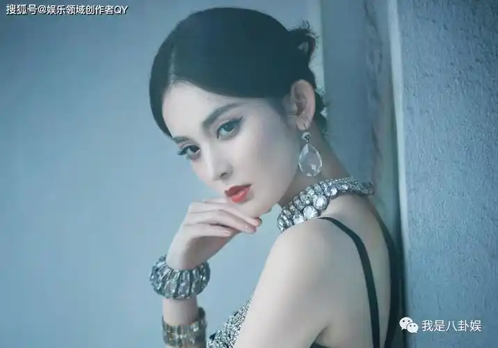 网传古力娜扎"五战成名",私密视频满天飞,更是当街外露内裤_事业_情感